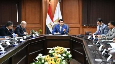 وزير الرياضة يتابع الموقف التنفيذى لمشروعات وبرامج الوزارة ويطلع على خطة العام المالى المقبل 