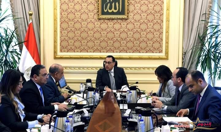 رئيس الوزراء يتابع مع وزير قطاع الأعمال العام أداء الشركة القابضة للصناعات المعدنية والشركات التابعة لها