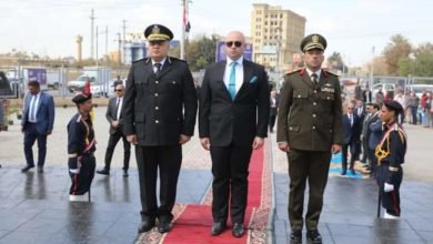 غنيم يضع أكليل الزهور على النصب التذكاري للشهداء بمناسبة عيد بني سويف القومي