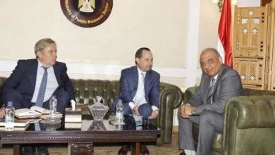 عصمت يبحث مع القائم بأعمال السفير الأمريكي بالقاهرة تعزيز التعاون وفتح فرص جديدة للاستثمار