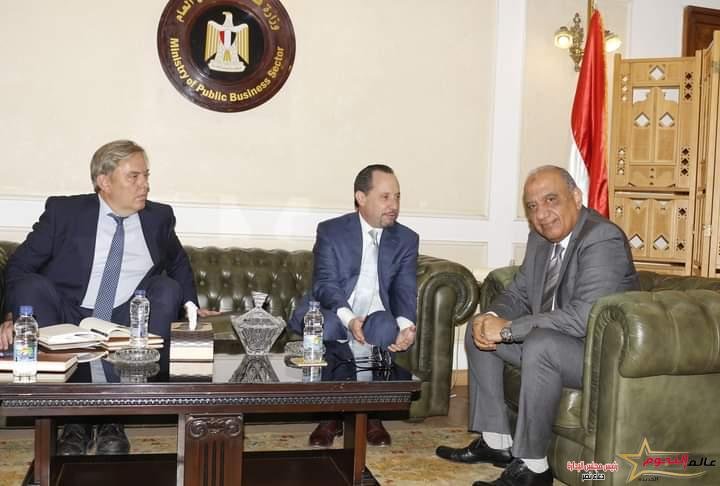 عصمت يبحث مع القائم بأعمال السفير الأمريكي بالقاهرة تعزيز التعاون وفتح فرص جديدة للاستثمار