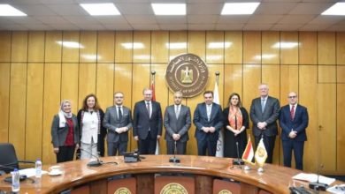 وزير القوى العاملة يلتقي وفداً من"الإتحاد الأوروبي"