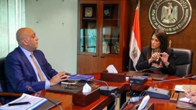 المشاط تبحث مع الرئيس التنفيذي لجهاز تنمية المشروعات التوسع في برامج تمويل المشروعات الصغيرة 