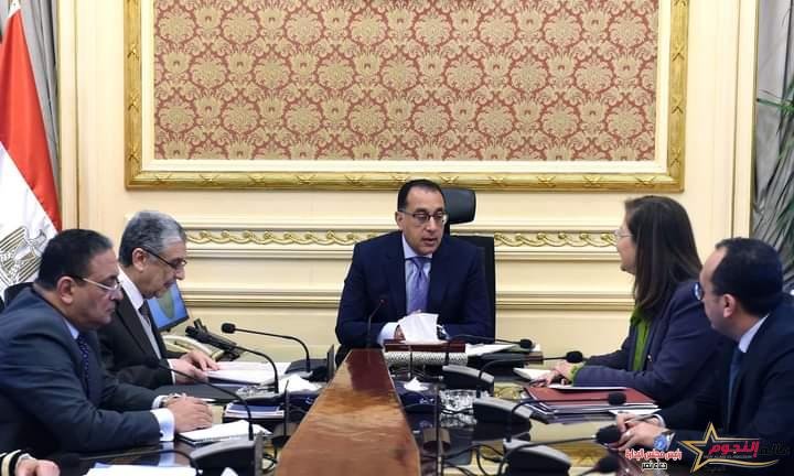 مدبولي يتابع موقف إتاحة التغذية الكهربائية لعدد من المشروعات التنموية 2 مدبولي يتابع موقف إتاحة التغذية الكهربائية لعدد من المشروعات التنموية