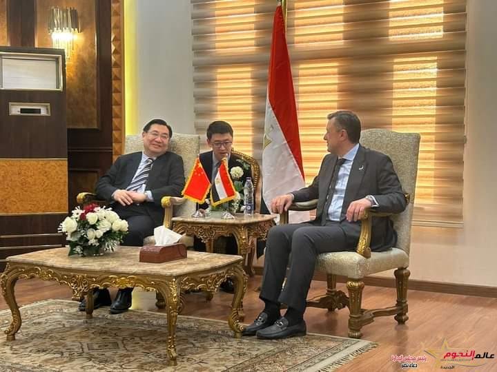 عيسي يستقبل وزير الثقافة والسياحة الصيني والوفد المرافق له بمطار القاهرة الدولي 2 عيسي يستقبل وزير الثقافة والسياحة الصيني والوفد المرافق له بمطار القاهرة الدولي