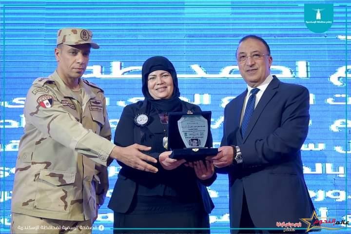 محافظ الإسكندرية يحتفل بعيد الأم واليوم العالمي للمرأة 3 محافظ الإسكندرية يحتفل بعيد الأم واليوم العالمي للمرأة