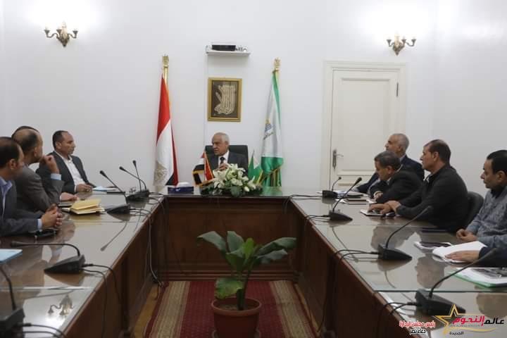 محافظ الجيزة يكلف بتنفيذ خطه رصف وتطوير للطرق الرئيسية والمحورية بحدائق الأهرام