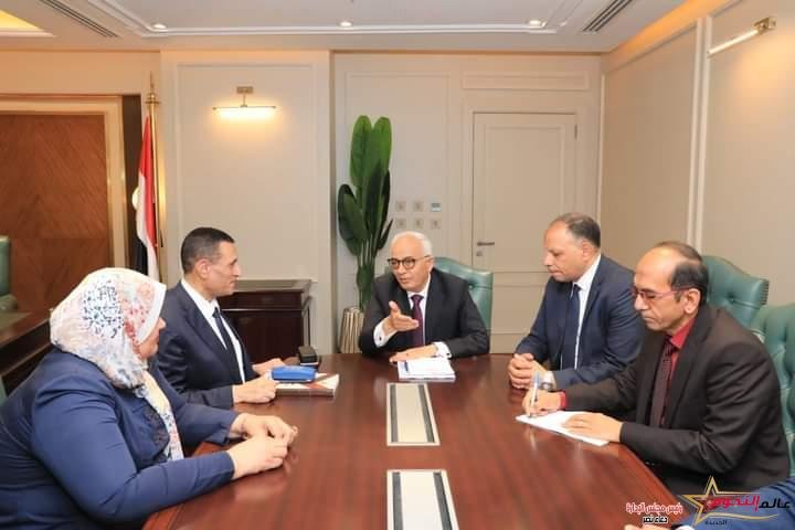 حجازي يستعرض مع قيادات الهيئة العامة لمحو الأمية آليات العمل خلال الفترة المقبلة للقضاء على الأمية