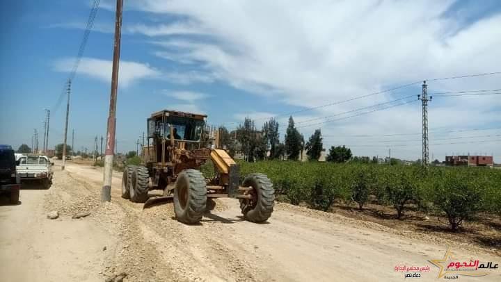محافظ الشرقية يتفقد أعمال الرصف والتوسعة الجارية بطريق فاقوس