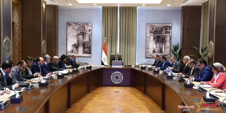 مدبولي يعقد اجتماعا لبحث سُبل النهوض بالمناطق الاستثمارية والصناعية 2 مدبولي يعقد اجتماعا لبحث سُبل النهوض بالمناطق الاستثمارية والصناعية