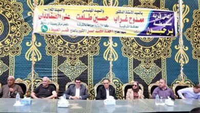 محافظ الشرقية يشهد إفتتاح موسم حصاد محصول القمح بأحد الحقول الزراعية بقرية صفيطه 