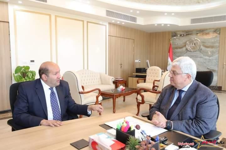 وزير التعليم العالي يؤكد على ضرورة رفع وعي طلاب الجامعات بقضايا التغيرات المناخية والتحول الأخضر