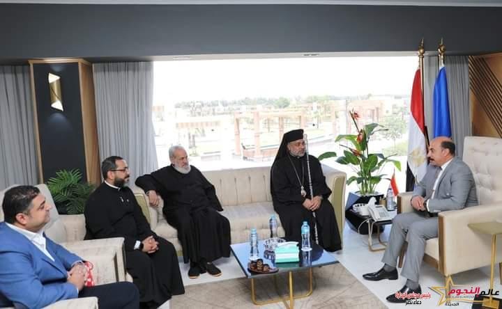 محافظ أسوان يستقبل وفد الأقباط الكاثوليك