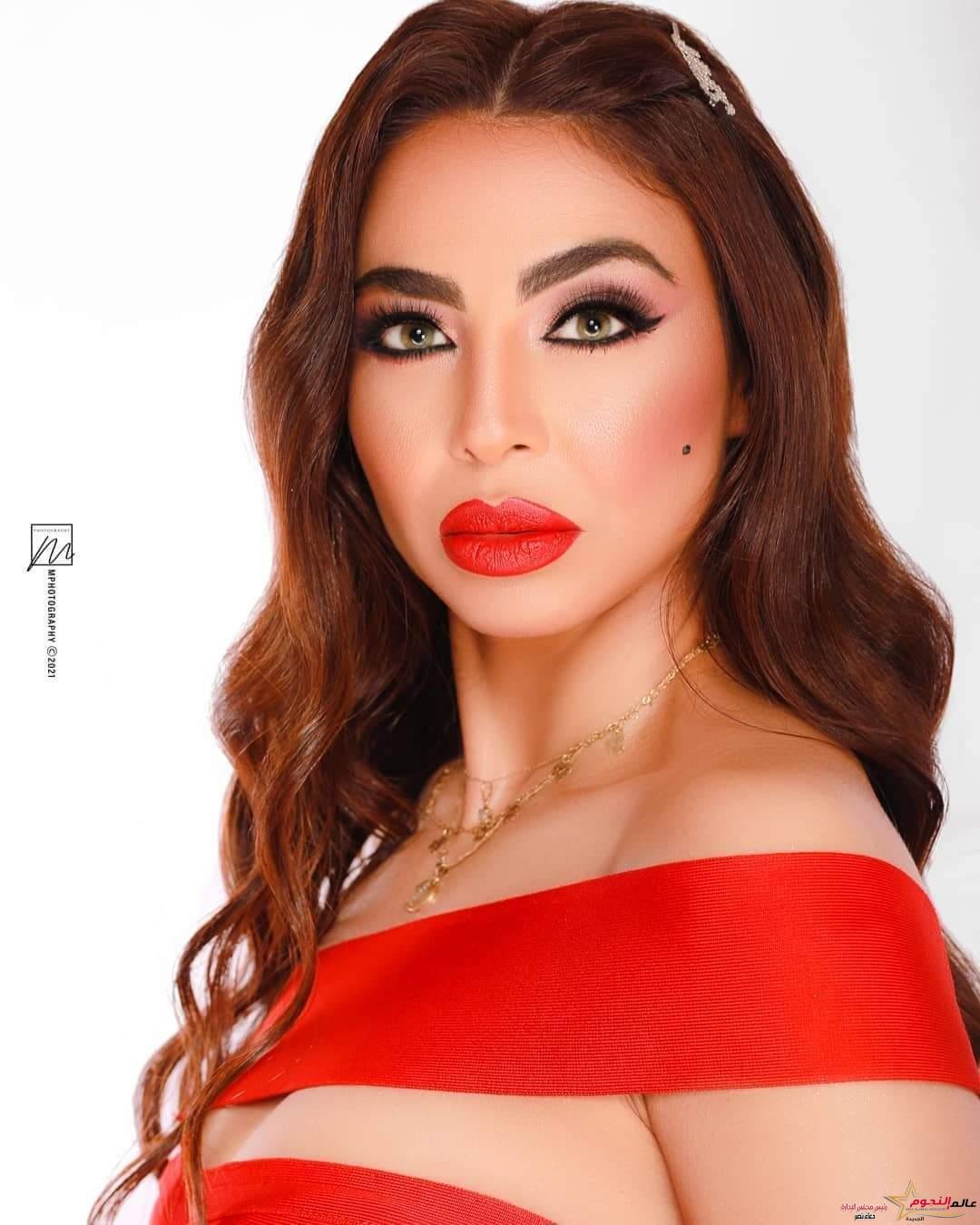 دوللي شاهين تكشف سبب كرهها لوالدها