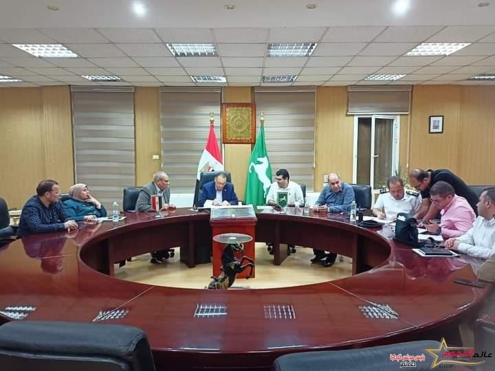 محافظ الشرقية يعتمد تعريفه الركوب الجديدة ويشدد على استمرار تكثيف الحملات علي مواقف السيارات ومحطات الوقود 2 محافظ الشرقية يعتمد تعريفه الركوب الجديدة ويشدد على استمرار تكثيف الحملات علي مواقف السيارات ومحطات الوقود
