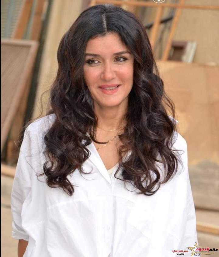 غادة عادل تشارك  فى فيلم " أحمر وحلاوة " 