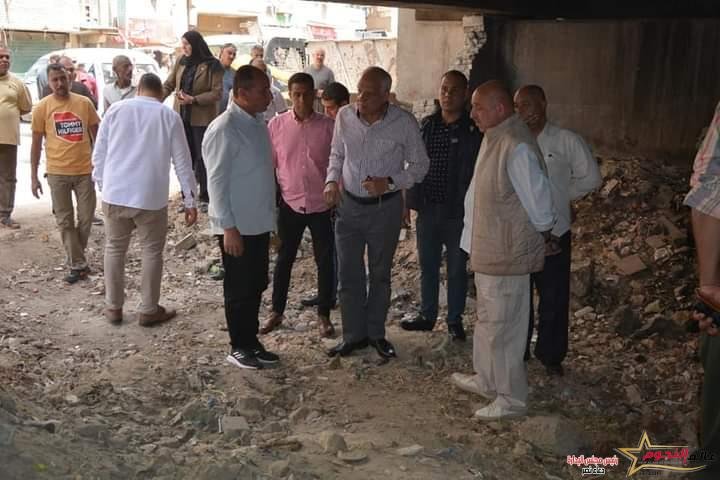 محافظ الجيزة يتابع أعمال رفع المخلفات وحاله النظافة بشوارع الزمر وربيع الجيزي والمنيب