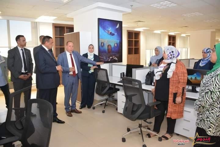 وزير التنمية المحلية يباشر مهام عمله رسمياً من مقر الوزارة بالعاصمة الإدارية الجديدة