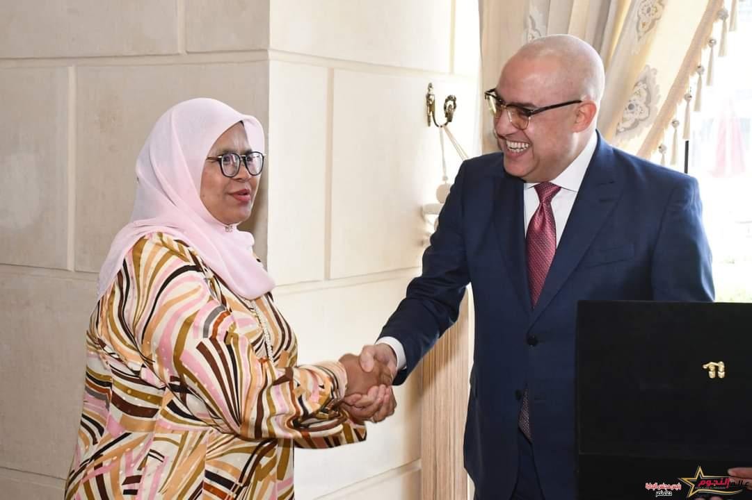 وزير الإسكان يلتقى مساعد الأمين العام للأمم المتحدة للإعداد لاستضافة مصر للمنتدى الحضرى العالمى