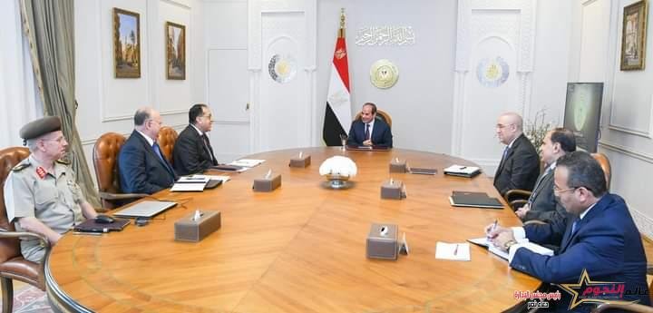 الرئيس عبد الفتاح السيسي يعقد اجتماعًا مع رئيس الوزراء وعددًا من الوزراء 2 الرئيس عبد الفتاح السيسي يعقد اجتماعًا مع رئيس الوزراء وعددًا من الوزراء