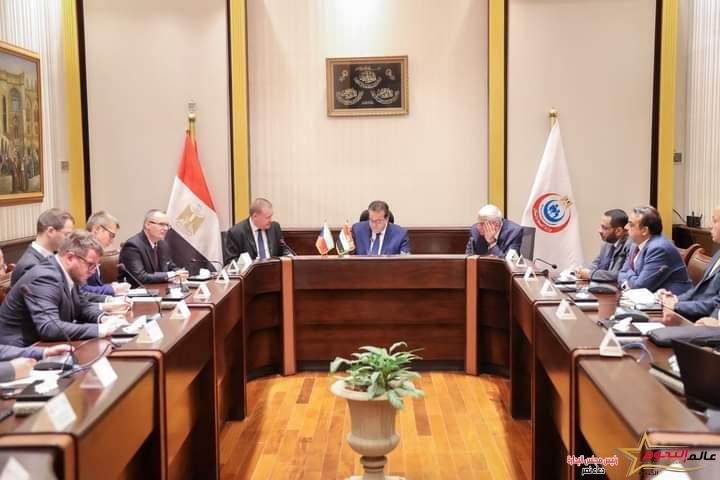 عبدالغفار يستقبل نائب وزير صحة دولة التشيك لتعزيز التعاون بمجالات خدمات الرعاية الصحية والصناعات الطبية