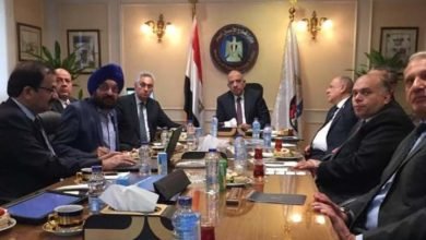 عصمت يبحث مع مجموعة "هندوجا" الهندية التعاون في مجال صناعة المركبات الكهربائية