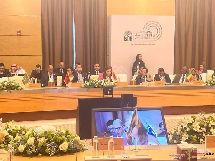 وزيرة التخطيط والتنمية الاقتصادية ومحافظ مصر لدي البنك تشارك في المائدة المستديرة لمجلس المحافظين 2 وزيرة التخطيط والتنمية الاقتصادية ومحافظ مصر لدي البنك تشارك في المائدة المستديرة لمجلس المحافظين