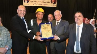 محافظ الجيزة يكرم 200 عامل متميز بمختلف قطاعات المحافظة