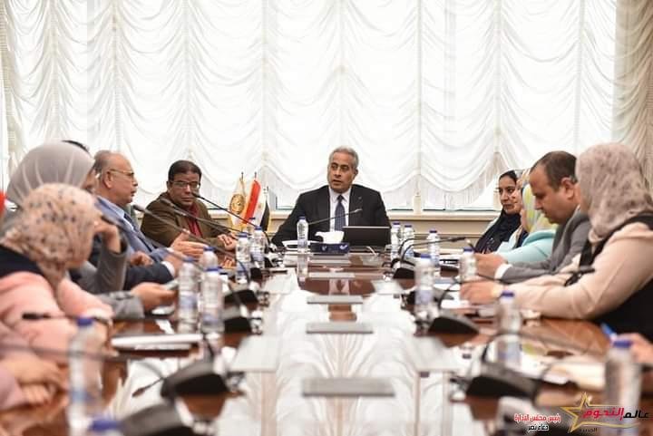 شحاتة يباشر مهام عمله بمقر "العاصمة الإدارية"..ويعقد اجتماعا مع وكلاء وزارة ومديري عموم