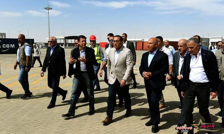 رئيس الوزراء يتفقد ميناء السادس من أكتوبر الجاف بعد تشغيله تجريبياً خلال مؤتمر المناخ COP27 1 رئيس الوزراء يتفقد ميناء السادس من أكتوبر الجاف بعد تشغيله تجريبياً خلال مؤتمر المناخ COP27