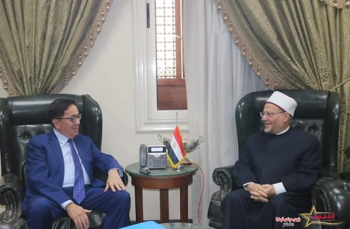 سفير كازاخستان يوجِّه دعوة لمفتي الجمهورية لافتتاح مسجد "الظاهر بيبرس" في القاهرة