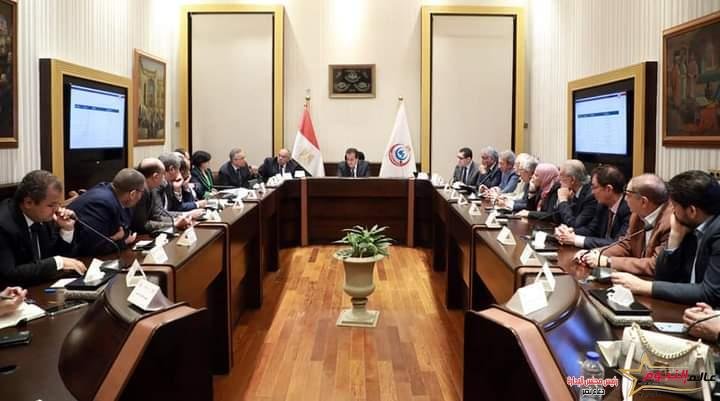 وزير الصحة يعقد اجتماعاً مع اللجنة العلمية لمبادرة جلطات القلب الحادة "كل ثانية حياة"