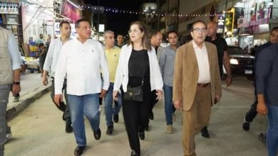 آمنة يضع حجر أساس مركز خدمات مصر بالعريش ويتفقد شوارع المدنية ويلتقي بالمواطنين وأصحاب المحلات