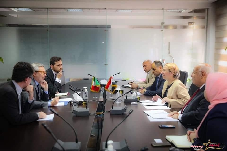 وزيرة البيئة تبحث مع السفير الإيطالي بالقاهرة فرص التعاون المستقبلية في تعزيز الاستثمار البيئي والمناخي