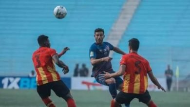 سقوط الأمطار على ملعب مباراة الأهلى والترجى التونسى