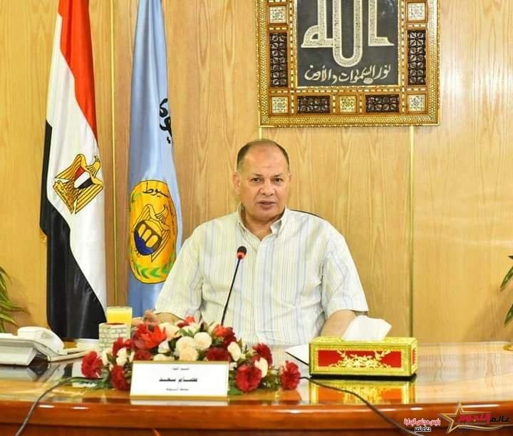 محافظ أسيوط: ضبط 153 طن قمح محلي داخل 18 مخزن بـ 5 مراكز على مستوى المحافظة