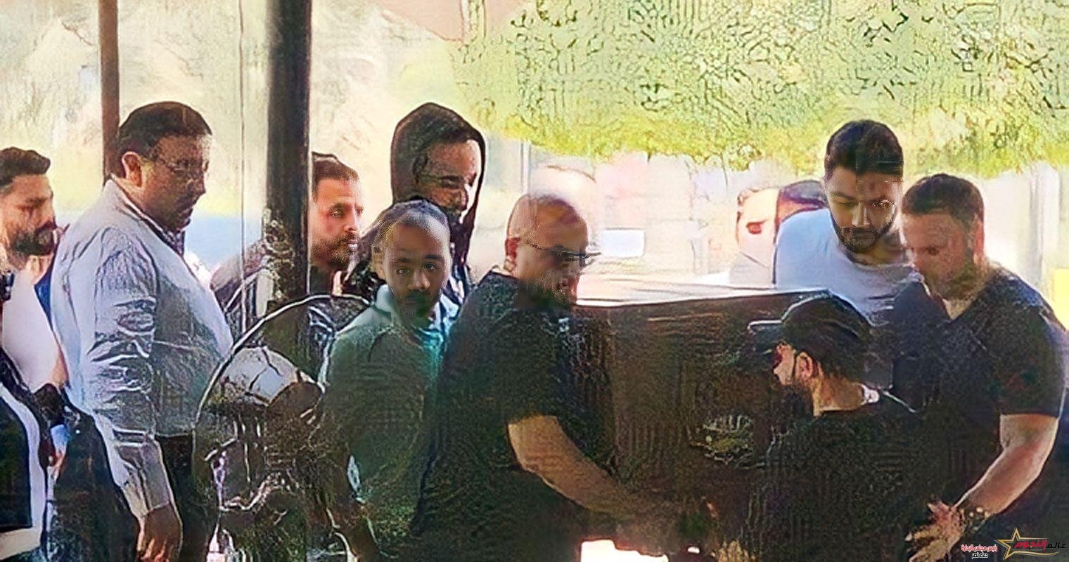 وصول جثمان والدة الفنان "محمد السعدني" إلى مسجد مصطفى محمود