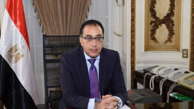 رئيس الوزراء يهنئ وزير الدفاع بالذكرى الخمسين لنصر أكتوبر المجيد