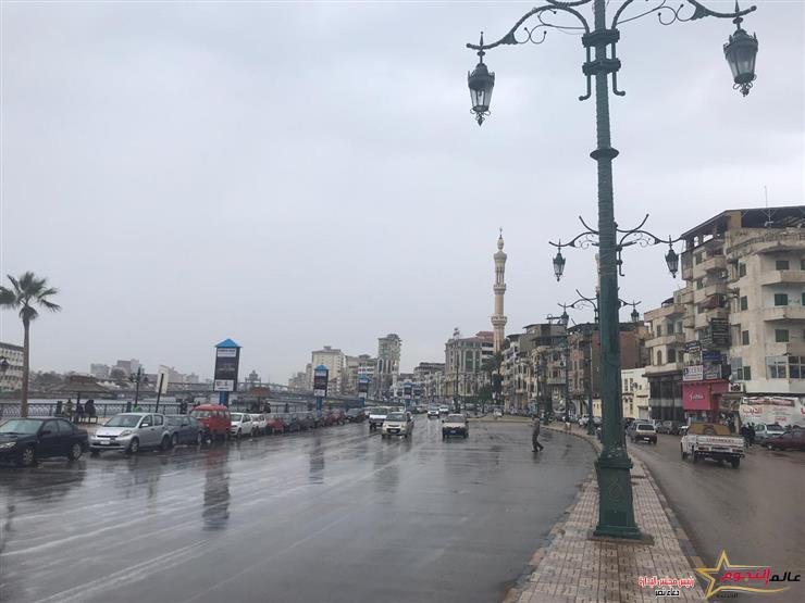 غيوم وسحب كثيفة وتساقط أمطار.. طقس سئ يضرب دمياط