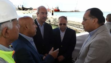 رئيس الوزراء يتابع معدلات تنفيذ عدد من المشروعات الجاري تنفيذها بميناءي الإسكندرية والدخيلة