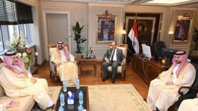 وزير التجارة يستقبل نظيره السعودي بمقر الوزارة بالعاصمة الإدارية الجديدة