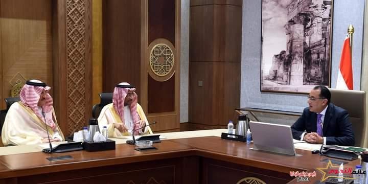 مدبولي يلتقي وزير الصناعة والثروة المعدنية السعودي والوفد المرافق له 2 مدبولي يلتقي وزير الصناعة والثروة المعدنية السعودي والوفد المرافق له