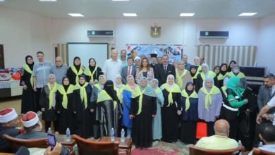 محافظ دمياط تشارك بفعاليات توزيع جوازات سفر ومستلزمات الحجاج لبعثة حج الجمعيات