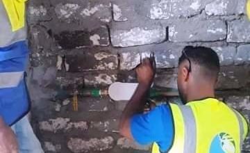 تركيب 60 وصلة مياه منزلية بالمجان للأسر الأكثر احتياجاً بقرى مركز أبو حماد