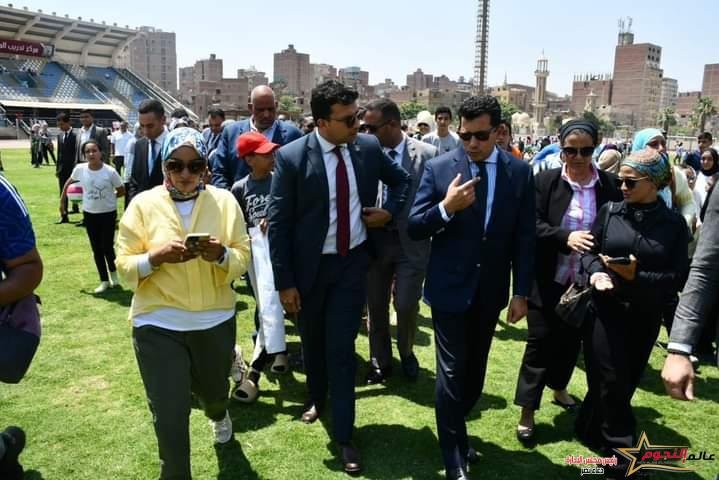 وزير الشباب والرياضة يشهد فعاليات اليوم الرياضي للأسر بمحافظتي القاهرة والجيزة 