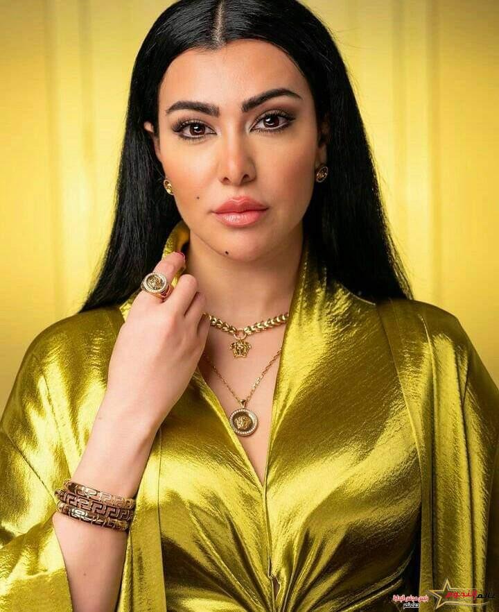 ميرهان حسين تتراجع عن اعتزال الفن