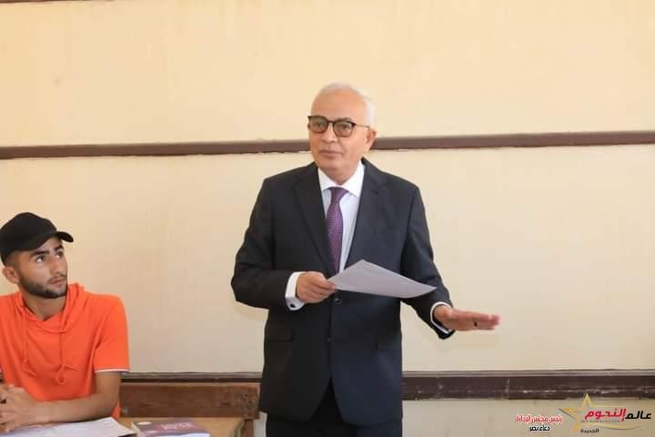 وزير التربية والتعليم ومحافظ الشرقية يتفقدان لجان امتحانات الثانوية العامة بالصالحية الجديدة والقديمة 2 وزير التربية والتعليم ومحافظ الشرقية يتفقدان لجان امتحانات الثانوية العامة بالصالحية الجديدة والقديمة