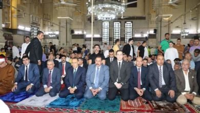 محافظ الشرقية يُؤدي صلاة عيد الأضحي بمسجد الفتح بمدينة الزقازيق