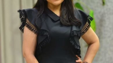 بالأسود .. مي كساب تهنئ جمهورها ومتابعينها بعيد الأضحى المبارك