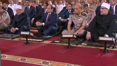 الرئيس يستمع إلى خطبة عيد الأضحى مع قيادات وجنود القوات المسلحة بمسجد القوات الجوية